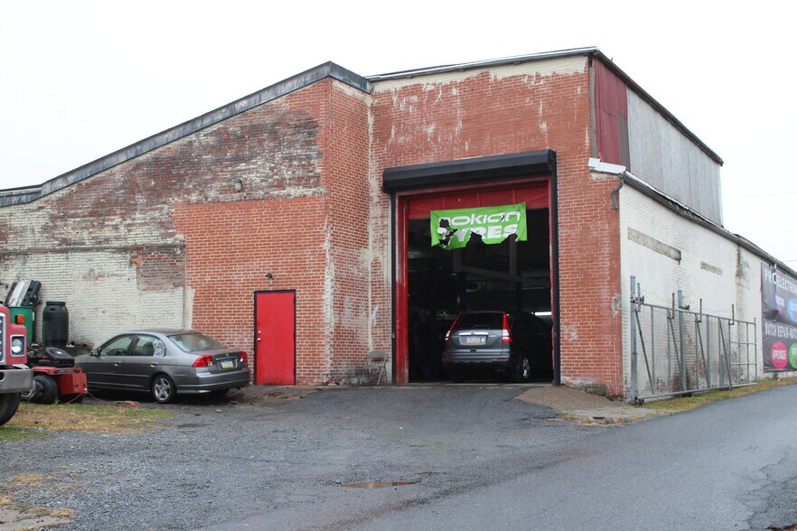 More Photos Of 1104-1106 N Herr St, Harrisburg Warehouse For Lease