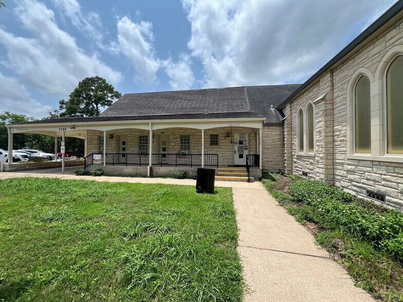 More Photos Of 7155 Ashburn St, Houston Schools For Sale