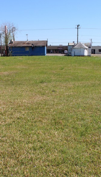 More Photos Of 932 S Broadway St, La Porte Storefront Retail Office For Sale