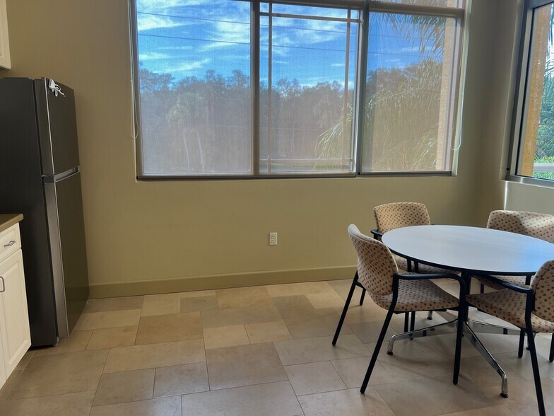 More Photos Of 6 Meridian Home Ln, Palm Coast Office For Lease