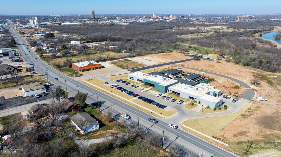 Primary Photo Of 550 E South 11Th St, Abilene Restaurant For Sale