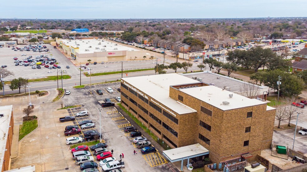 More Photos Of 908 E Southmore Blvd, Pasadena Medical For Lease