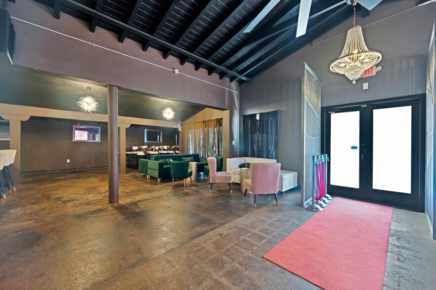 More Photos Of 1517 E Las Olas Blvd, Fort Lauderdale Bar For Lease