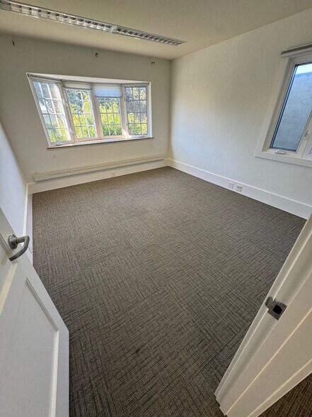 More Photos Of 637 Main St, Half Moon Bay Office For Lease