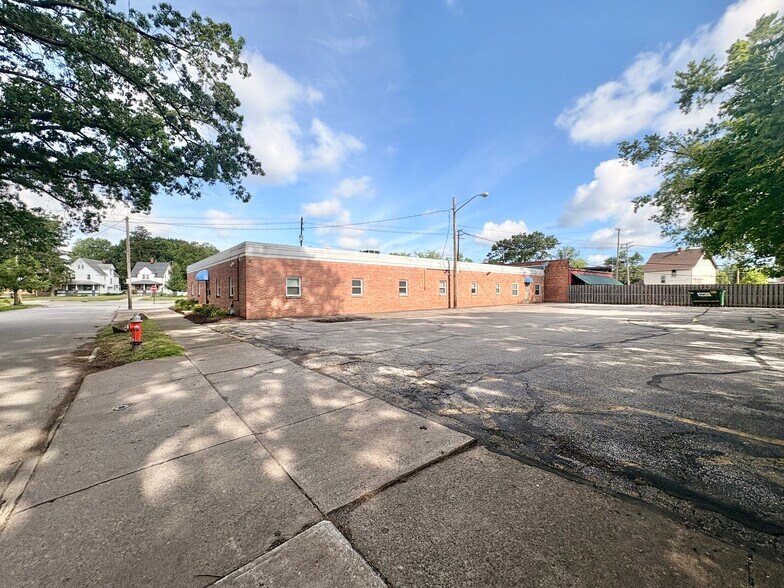 More Photos Of 4367 Rocky River Dr, Cleveland Medical For Sale