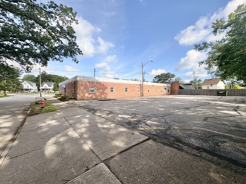 More Photos Of 4367 Rocky River Dr, Cleveland Medical For Sale