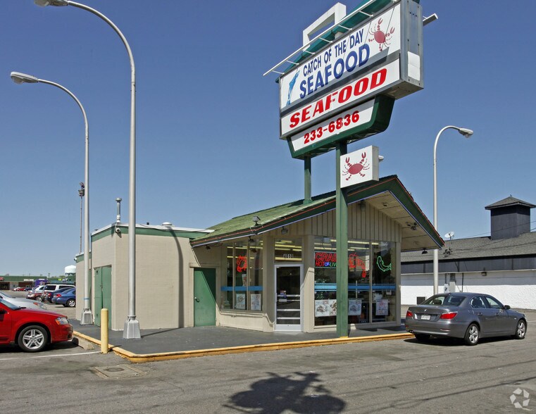 More Photos Of 507 E Southside Plz, Richmond Unknown For Lease