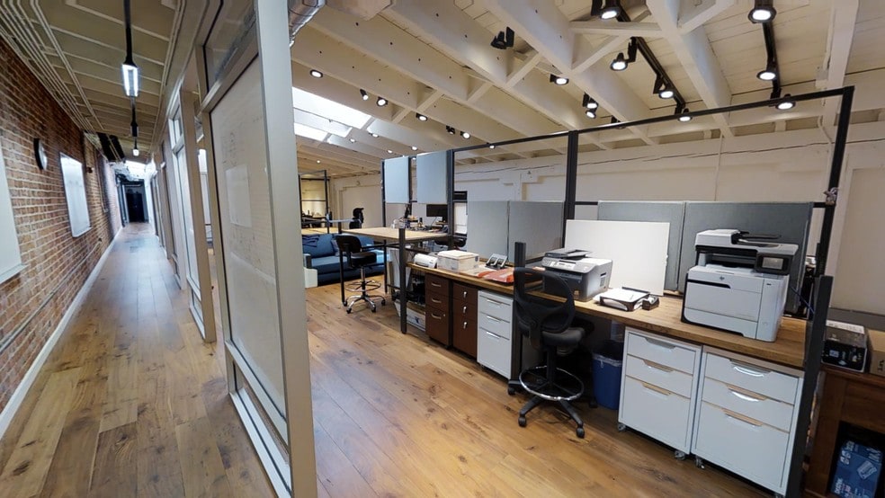 More Photos Of 2865 7th St, Berkeley Warehouse For Lease