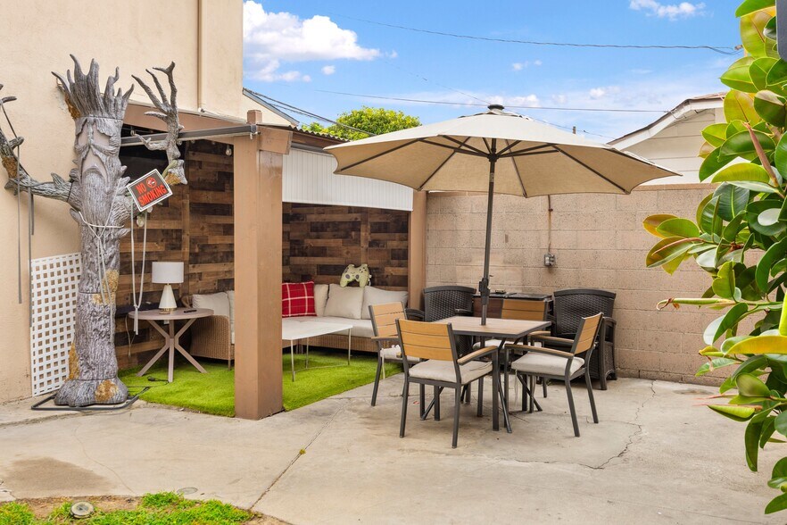 More Photos Of 1005 E Harding St, Long Beach Apartments For Sale