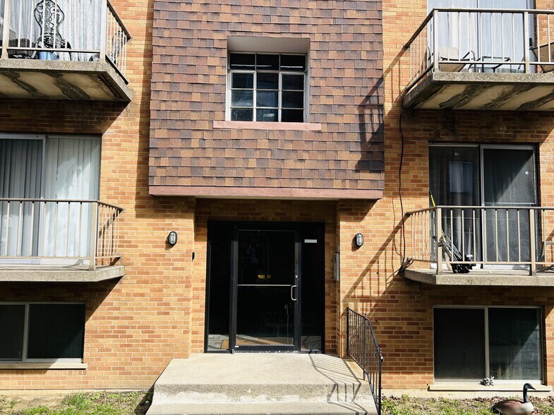More Photos Of 5617 Cheviot Rd, Cincinnati Multifamily For Sale