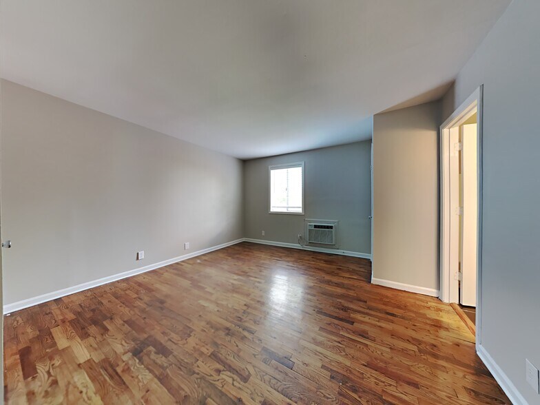 More Photos Of 5700 Leslie Ave, Nashville Apartments For Sale