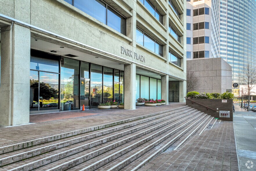 More Photos Of 1939 Harrison St, Oakland Office For Lease