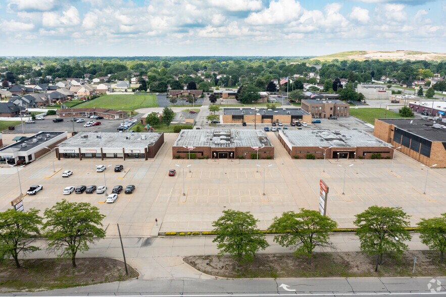 More Photos Of 1650 Fort St, Trenton Medical For Lease