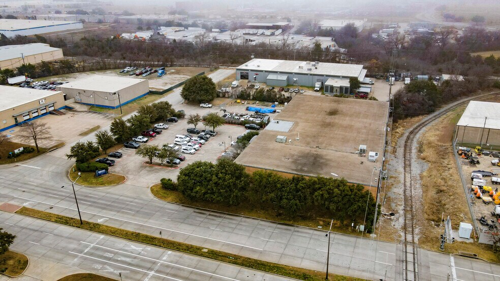 More Photos Of 3100 E Randol Mill Rd, Arlington Distribution For Sale