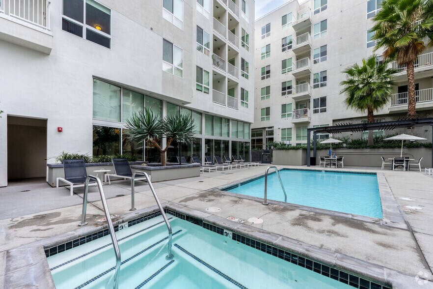 More Photos Of 1200 S Grand Ave, Los Angeles Apartments For Lease