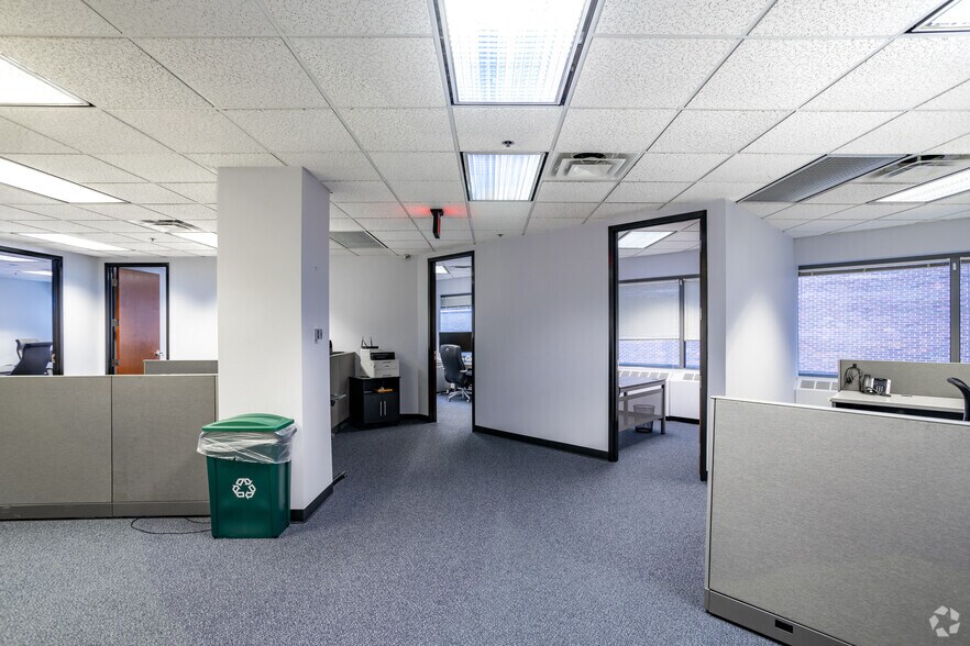 More Photos Of 1835 Market St, Philadelphia Office For Lease