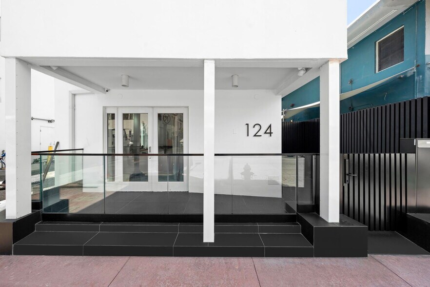 More Photos Of 124 11th St, Miami Beach Hotel For Sale