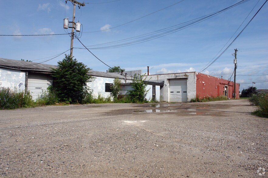 More Photos Of 46585-46601 Grand River Ave, Novi Warehouse For Sale