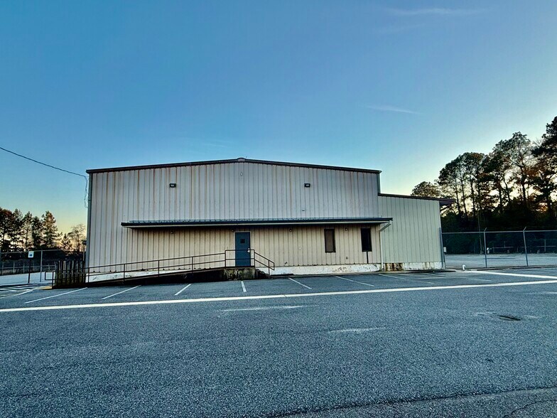 Primary Photo Of 7871 Schillinger Park, Mobile Warehouse For Sale