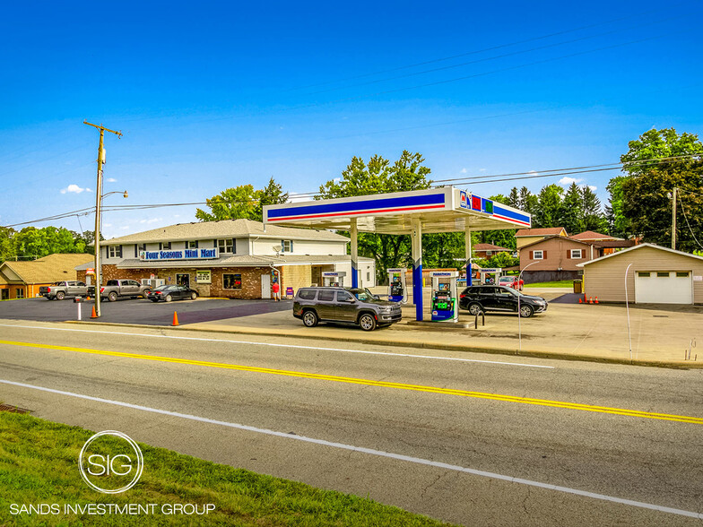 Primary Photo Of 49150 Calcutta Smith Ferry Rd, East Liverpool Convenience Store For Sale