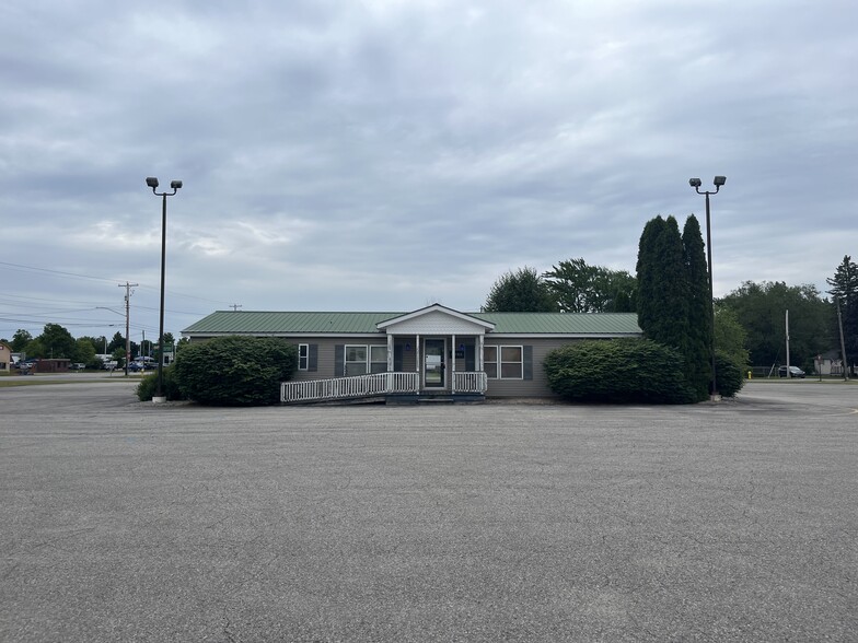 Primary Photo Of 810 N Birch St, Kalkaska Office For Sale