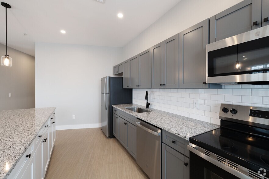 More Photos Of 271-277 State St, Schenectady Apartments For Lease