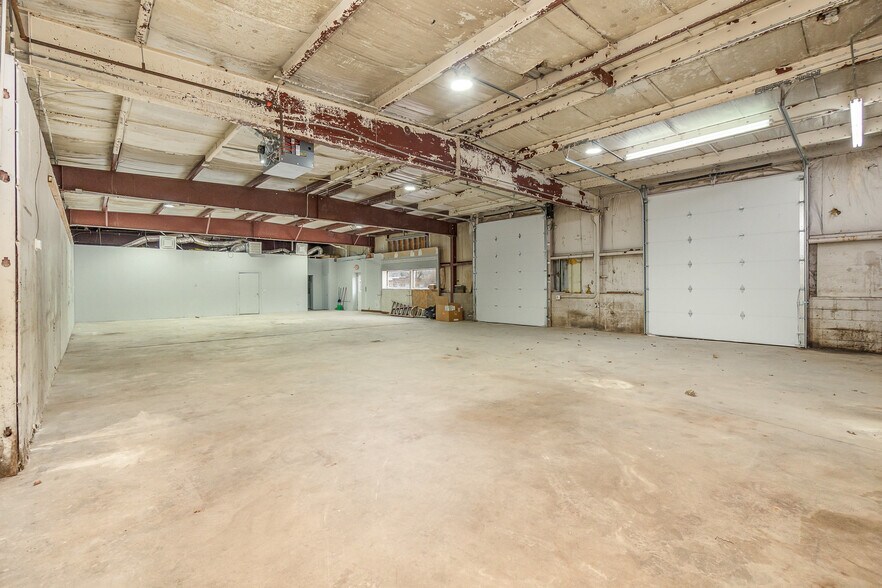 More Photos Of 160 Glaser St, Fairborn Flex For Sale