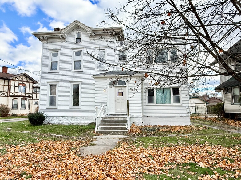 Primary Photo Of 257 Washington St NW, Warren Multifamily For Sale