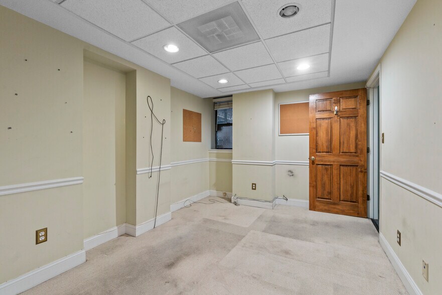 More Photos Of , Baltimore Office For Sale