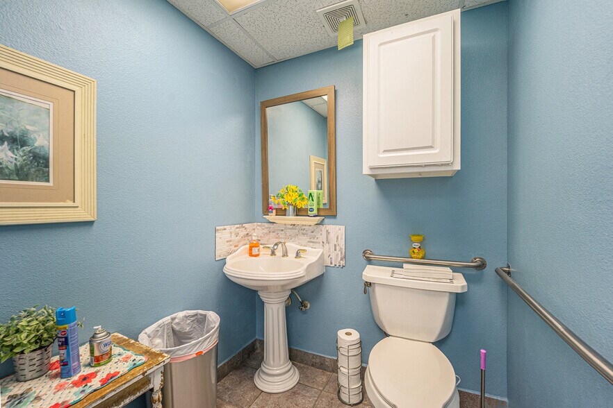 More Photos Of 3421 E Walnut St, Pearland Daycare Center For Sale
