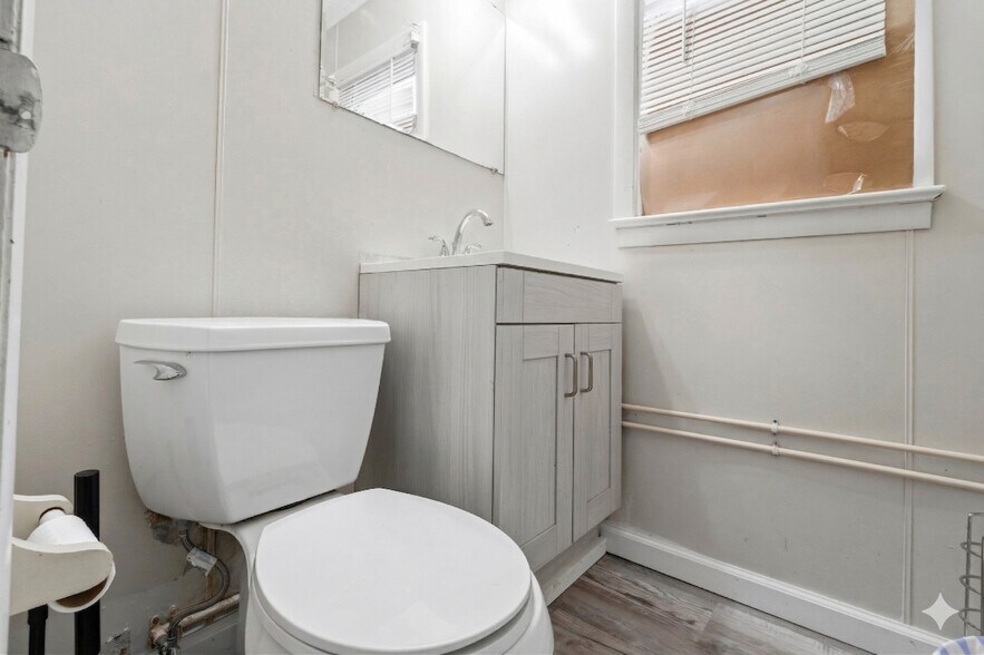 More Photos Of 16708 Frederick Rd, Mount Airy General Retail For Sale