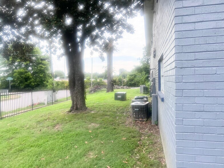 More Photos Of 1095 Merriwether Ave, Memphis Apartments For Sale