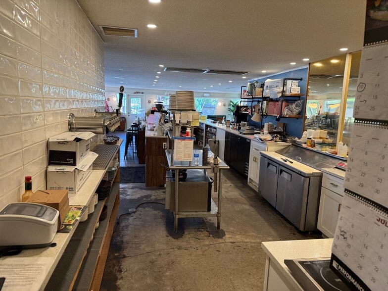 More Photos Of 127 Dotson Dr, Ames Restaurant For Lease