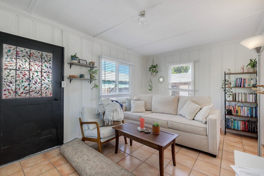 More Photos Of 4918 Del Monte Ave, San Diego Multifamily For Sale