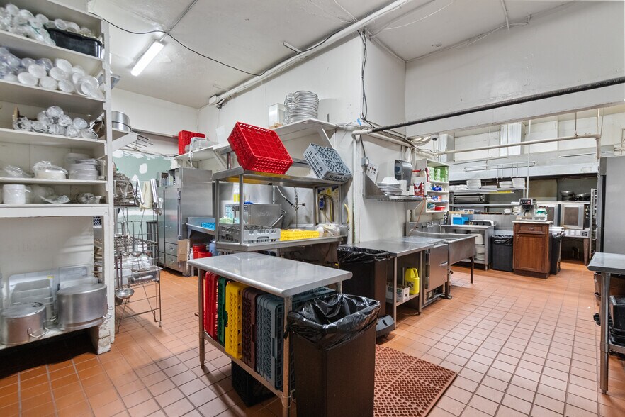 More Photos Of Undisclosed, Long Beach General Retail For Lease