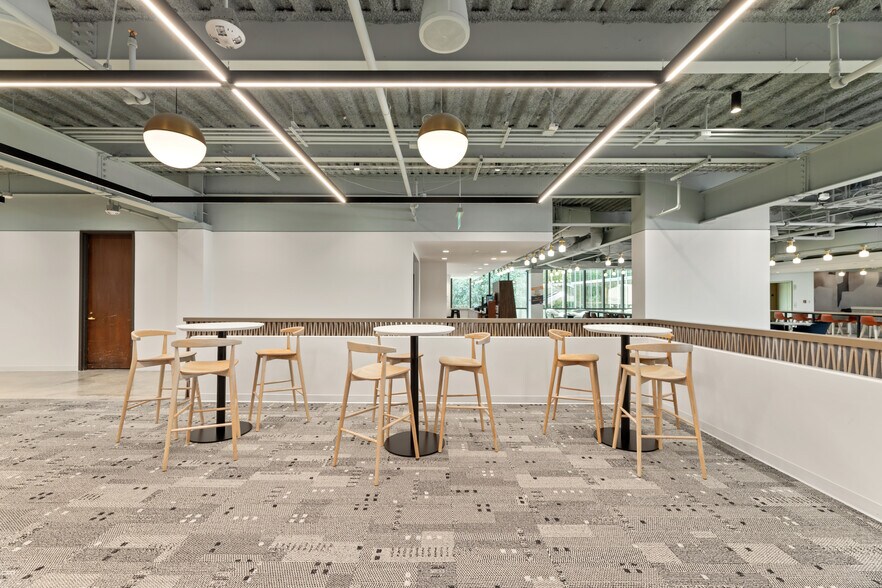 More Photos Of 8350 N Central Expy, Dallas Unknown For Lease