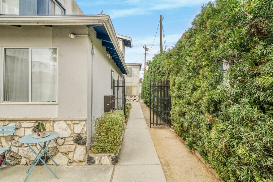 More Photos Of 3005 S Normandie Ave, Los Angeles Apartments For Sale