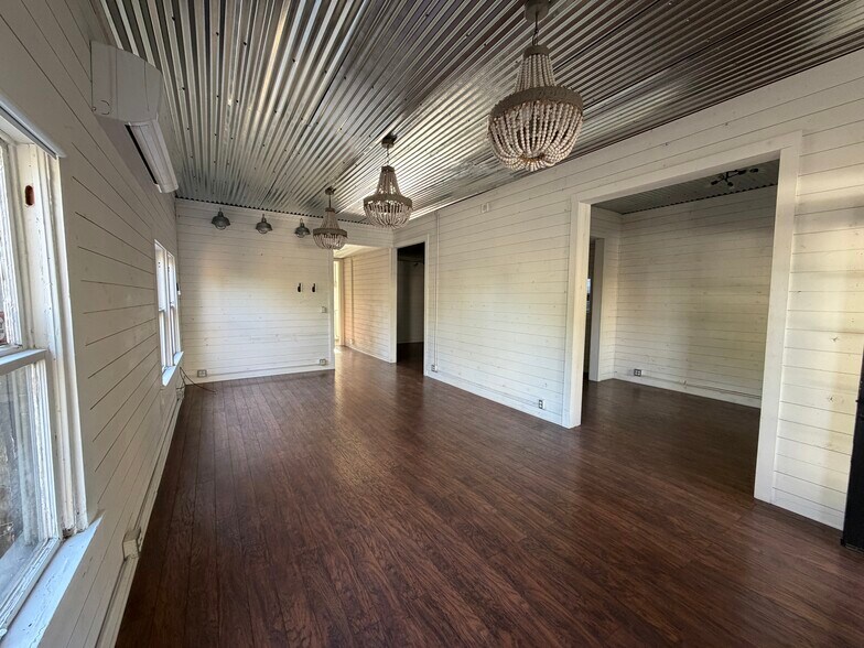 More Photos Of 1272 Oregon St, Redding Office For Sale