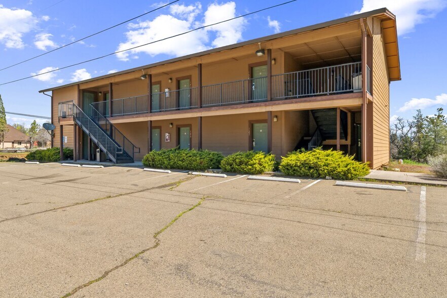 More Photos Of 43021 Bridge St, Fall River Mills Hotel For Sale