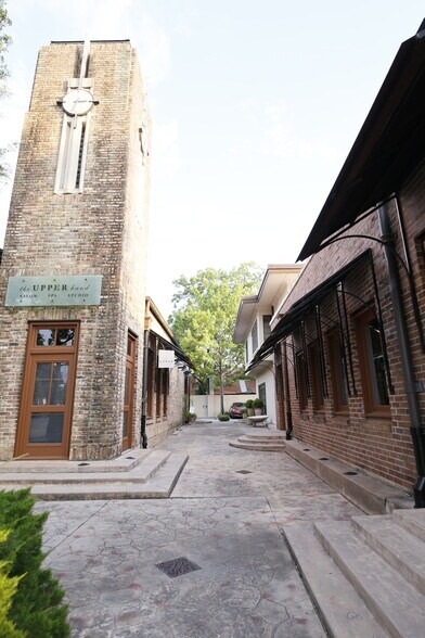 More Photos Of 1901-1915 Westheimer Rd, Houston Unknown For Lease