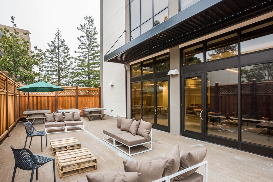 More Photos Of 2114-2116 Broadway St, Redwood City Office For Lease