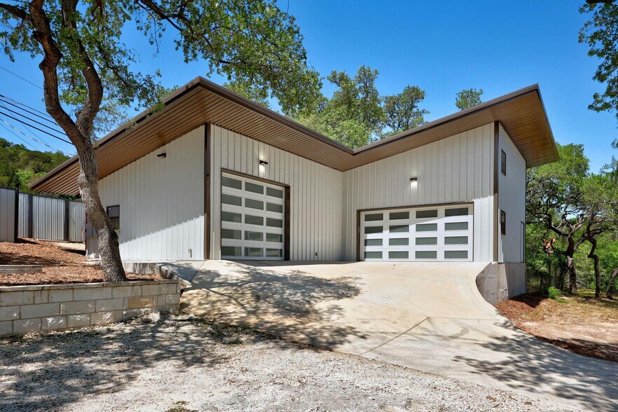 More Photos Of 14221 FM 2769, Leander Light Manufacturing For Sale