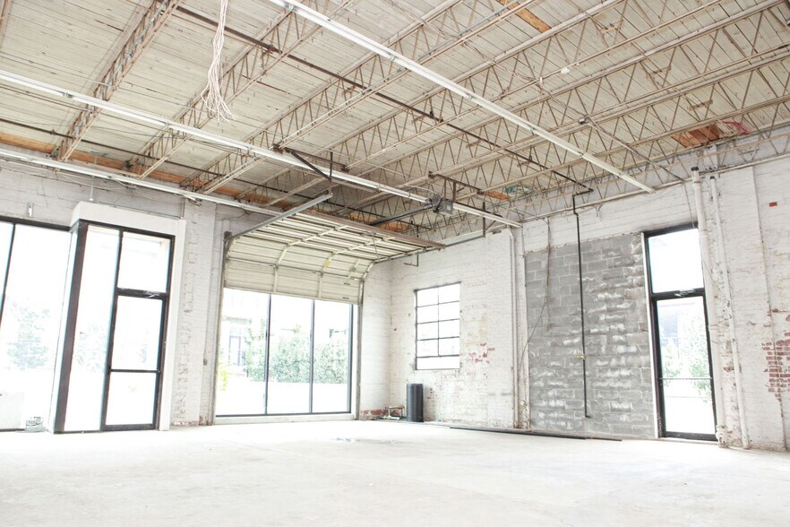 More Photos Of 222 S Kenosha Ave, Tulsa Storefront Retail Office For Lease