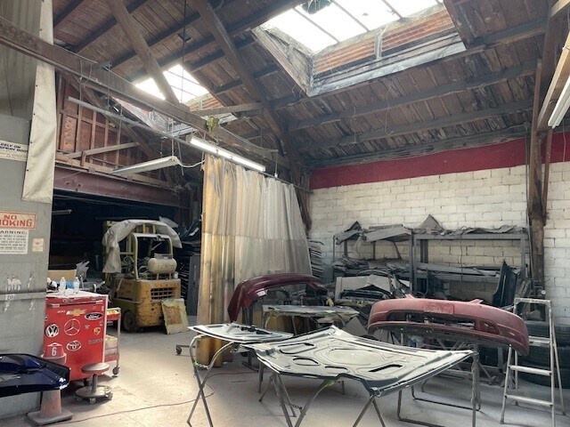 More Photos Of 6009-6017 International Blvd, Oakland Auto Repair For Sale