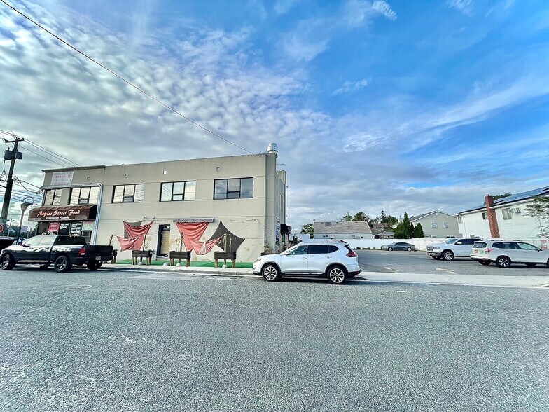 More Photos Of 2893 Long Beach Rd, Oceanside General Retail For Lease