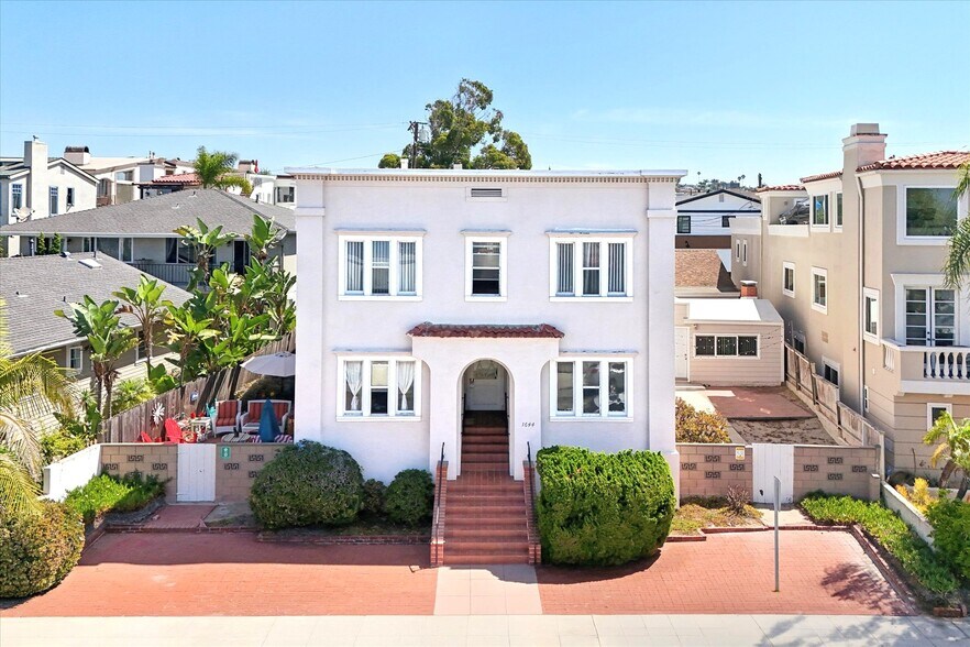 Primary Photo Of 1644 Monterey Blvd, Hermosa Beach Multifamily For Sale