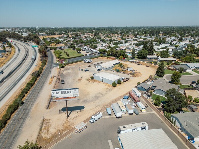 Primary Photo Of 901 E Broadway Ave, Atwater Specialty For Sale