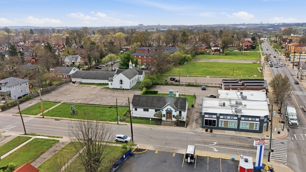 More Photos Of 1703 Dale Rd, Cincinnati Public Library For Sale