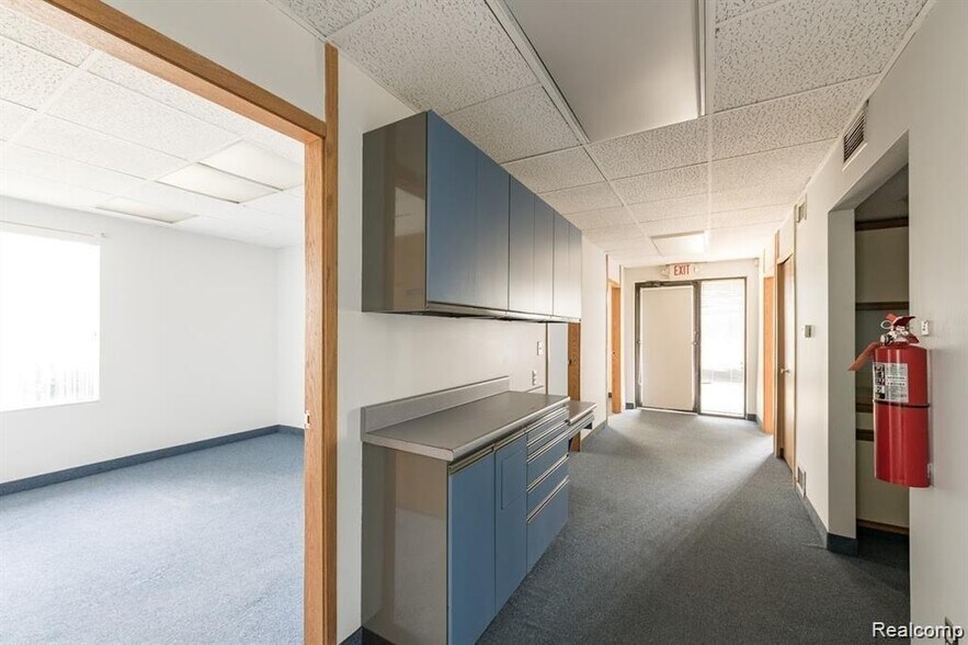 More Photos Of 15201-15401 Southfield Rd, Allen Park Medical For Lease