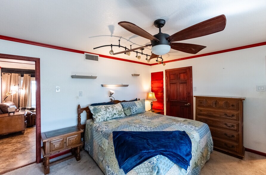 More Photos Of 1000 N 5th St, Kenedy Land For Sale